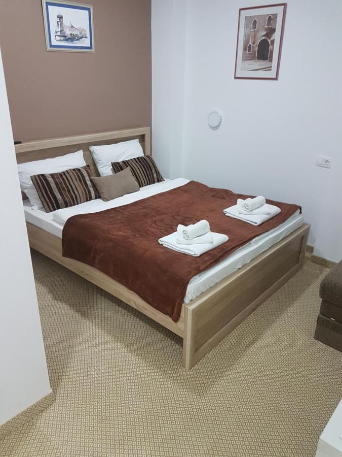 Apple Line Appartments Мостар Екстериор снимка