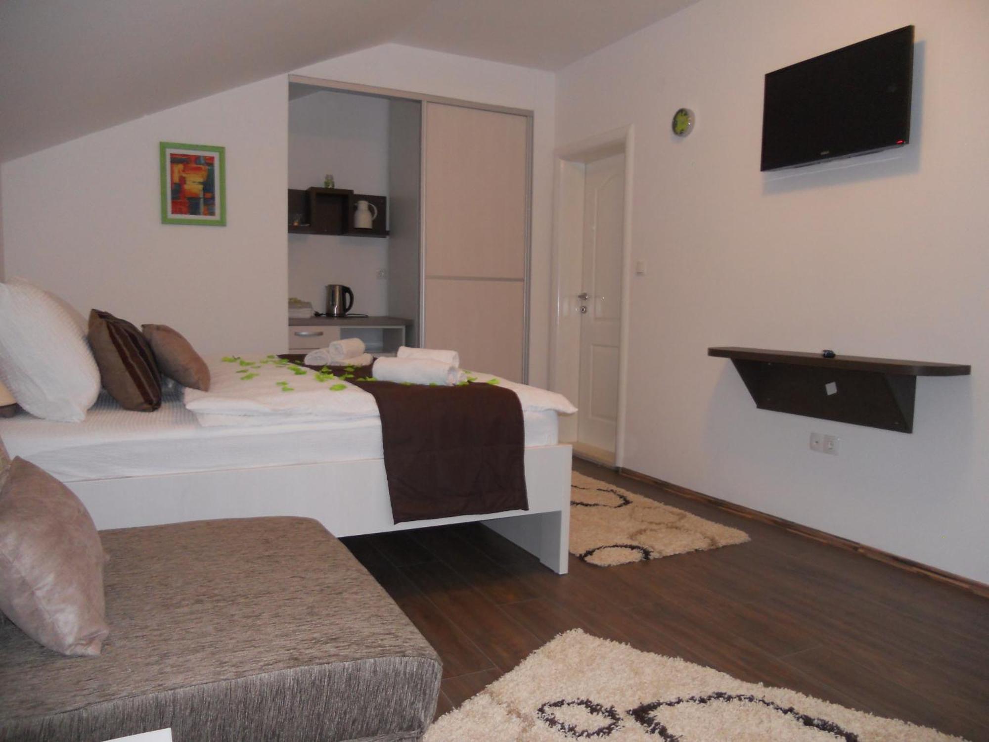 Apple Line Appartments Мостар Екстериор снимка